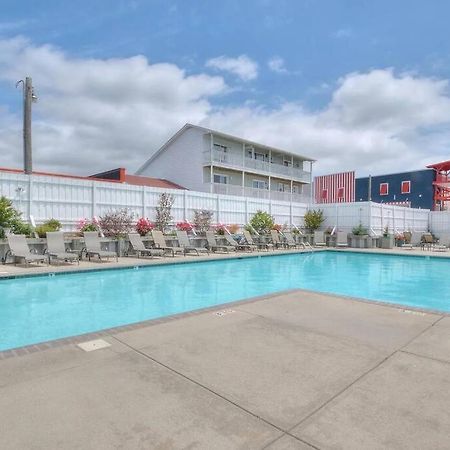 3 Bedroom Condo, Ocean Views & Short Walk To Beach! Oak Island Zewnętrze zdjęcie