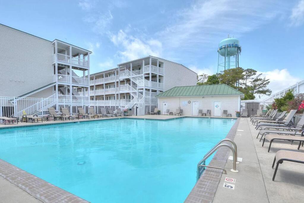 3 Bedroom Condo, Ocean Views & Short Walk To Beach! Oak Island Zewnętrze zdjęcie