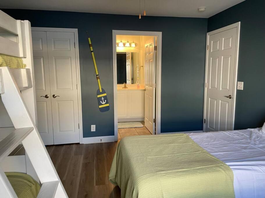 3 Bedroom Condo, Ocean Views & Short Walk To Beach! Oak Island Zewnętrze zdjęcie