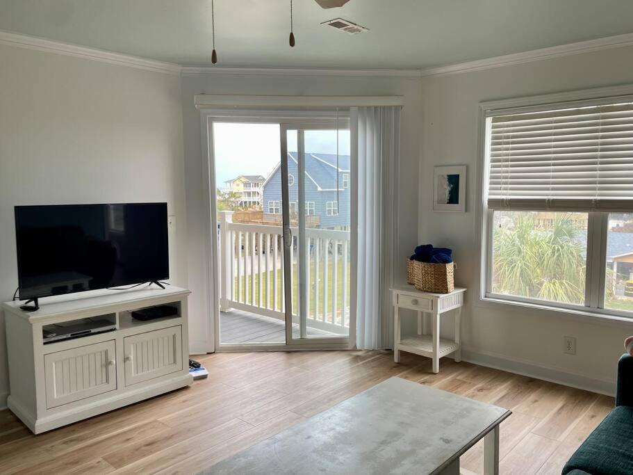 3 Bedroom Condo, Ocean Views & Short Walk To Beach! Oak Island Zewnętrze zdjęcie