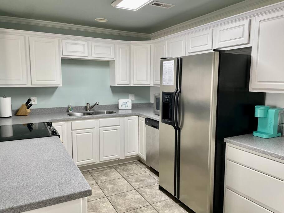 3 Bedroom Condo, Ocean Views & Short Walk To Beach! Oak Island Zewnętrze zdjęcie