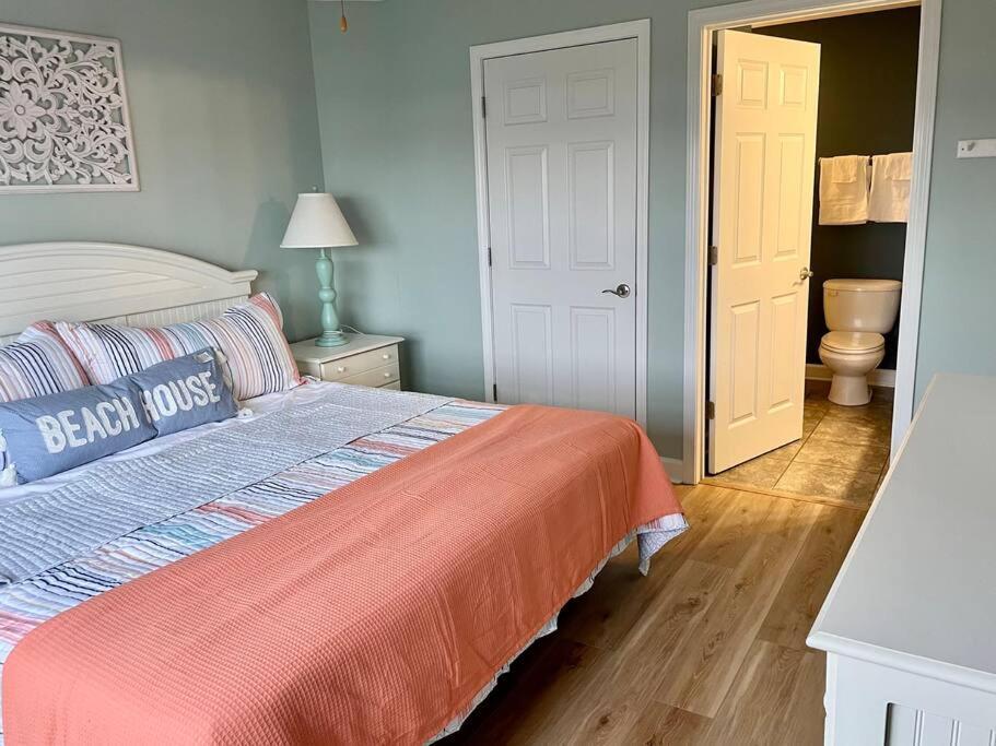 3 Bedroom Condo, Ocean Views & Short Walk To Beach! Oak Island Zewnętrze zdjęcie